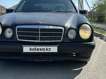 Mercedes-Benz E 230 1996 года за 2 300 000 тг. в Шымкент – фото 3