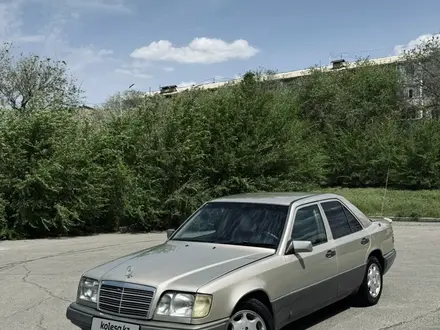 Mercedes-Benz E 220 1995 года за 2 450 000 тг. в Талдыкорган – фото 5