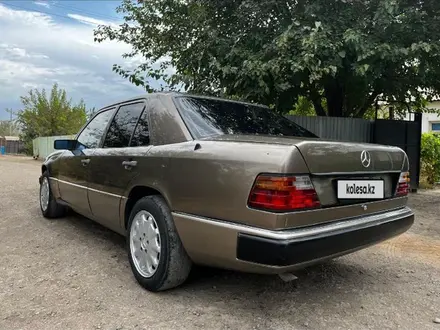 Mercedes-Benz E 200 1990 года за 1 500 000 тг. в Шымкент – фото 6