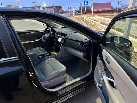 Toyota Camry 2016 года за 9 200 000 тг. в Уральск – фото 3