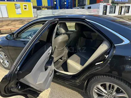 Toyota Camry 2016 года за 9 200 000 тг. в Уральск – фото 4