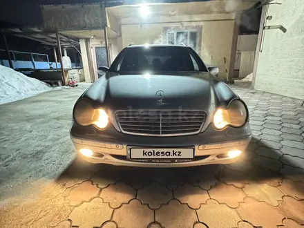 Mercedes-Benz C 240 2001 года за 3 700 000 тг. в Алматы