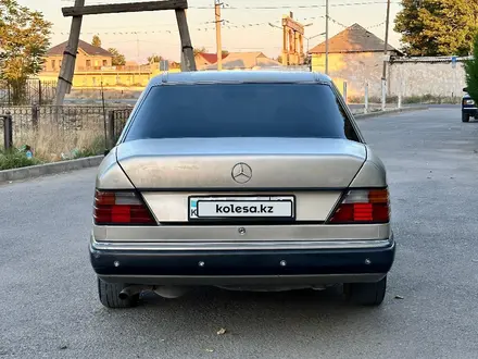 Mercedes-Benz E 220 1993 года за 1 500 000 тг. в Туркестан – фото 5