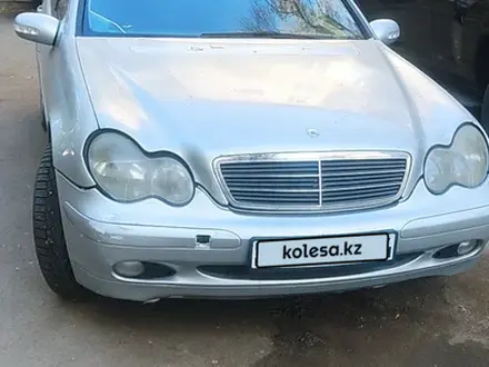 Mercedes-Benz C 200 2001 года за 2 900 000 тг. в Павлодар – фото 3