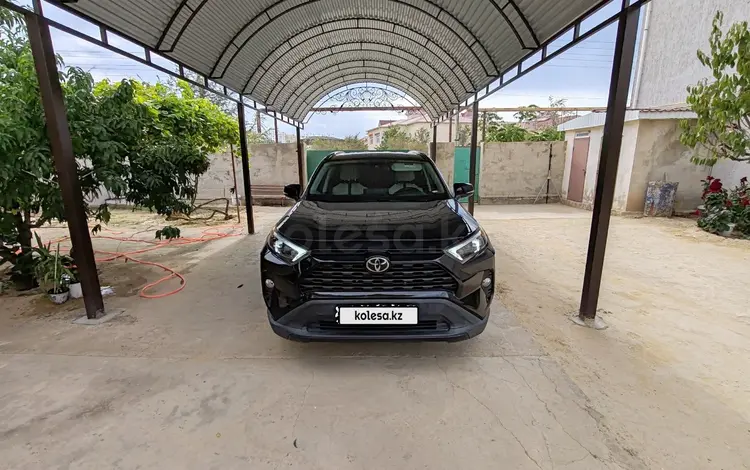 Toyota RAV4 2021 года за 15 000 000 тг. в Актау