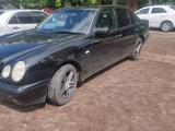 Mercedes-Benz E 240 1998 года за 4 200 000 тг. в Астана – фото 2