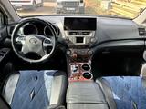 Toyota Highlander 2011 года за 10 500 000 тг. в Астана