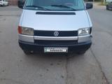 Volkswagen Caravelle 1993 годаүшін3 600 000 тг. в Павлодар