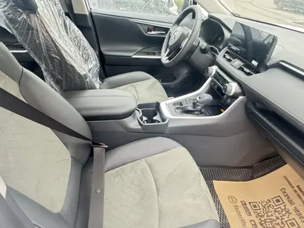 Toyota RAV4 2025 года за 23 000 000 тг. в Астана – фото 2