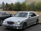 Mercedes-Benz E 320 2001 года за 4 000 000 тг. в Талдыкорган – фото 2