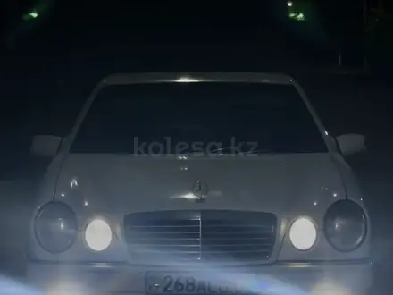 Mercedes-Benz E 320 1998 года за 3 800 000 тг. в Астана – фото 38