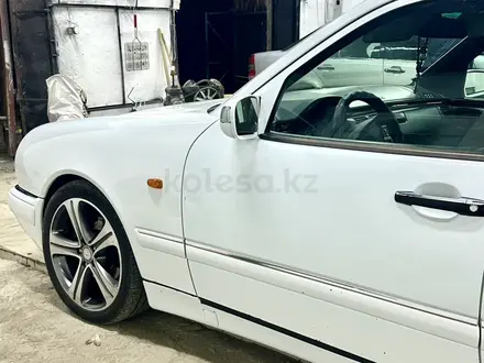 Mercedes-Benz E 320 1998 года за 3 800 000 тг. в Астана – фото 6