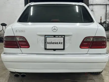 Mercedes-Benz E 320 1998 года за 3 800 000 тг. в Астана – фото 9