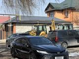 Toyota Camry 2022 года за 16 900 000 тг. в Алматы – фото 3