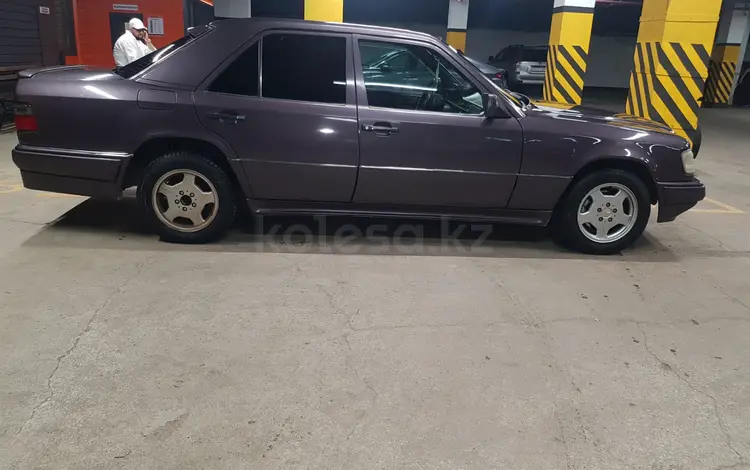 Mercedes-Benz E 220 1994 годаfor1 900 000 тг. в Астана