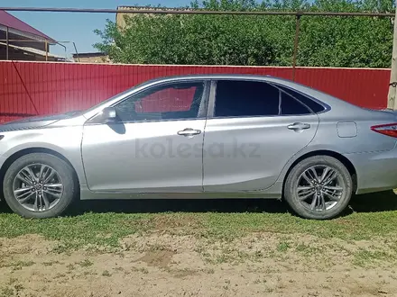 Toyota Camry 2015 года за 8 000 000 тг. в Уральск – фото 4