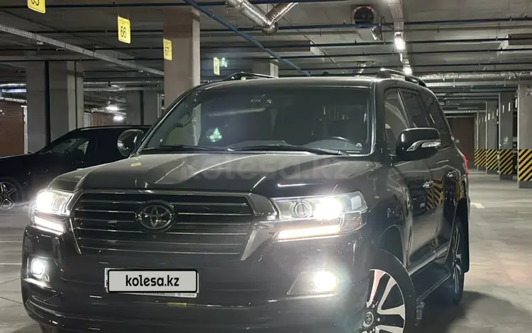 Toyota Land Cruiser 2018 годаfor37 000 000 тг. в Астана