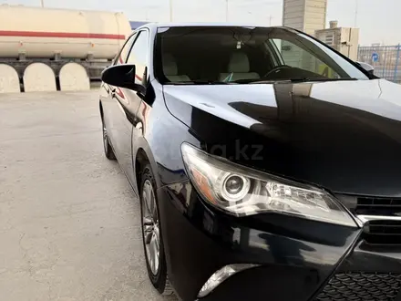 Toyota Camry 2017 года за 6 200 000 тг. в Актау – фото 4