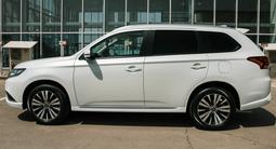 Mitsubishi Outlander 2022 годаfor13 290 000 тг. в Актау – фото 3