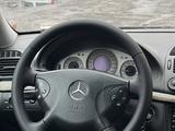 Mercedes-Benz E 320 2003 годаүшін6 500 000 тг. в Караганда – фото 4