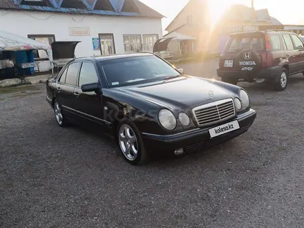 Mercedes-Benz E 280 1998 года за 5 000 000 тг. в Алматы