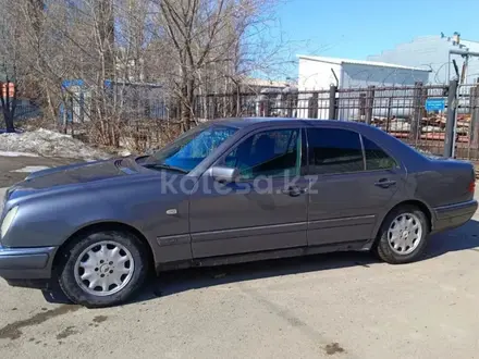 Mercedes-Benz E 230 1996 года за 2 350 000 тг. в Астана