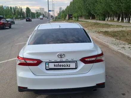 Toyota Camry 2019 года за 14 800 000 тг. в Астана – фото 6