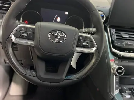 Toyota Land Cruiser Premium+ 2023 года за 64 970 000 тг. в Актобе – фото 15