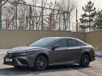 Toyota Camry 2022 года за 14 250 000 тг. в Алматы