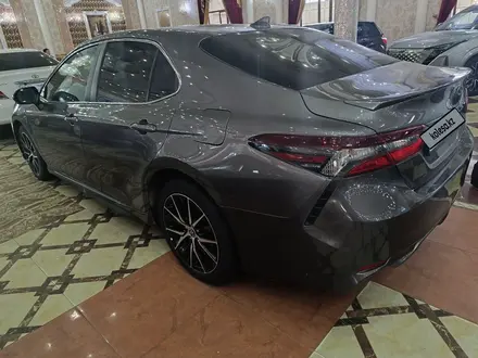 Toyota Camry 2022 года за 14 250 000 тг. в Алматы – фото 8