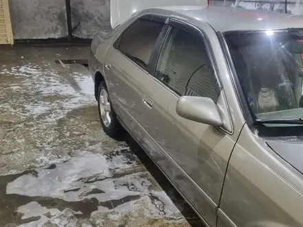 Toyota Camry 1999 года за 3 600 000 тг. в Риддер – фото 4