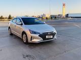 Hyundai Elantra 2018 годаfor5 200 000 тг. в Уральск – фото 2