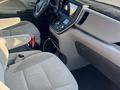 Toyota Sienna 2015 года за 7 300 000 тг. в Актобе – фото 17