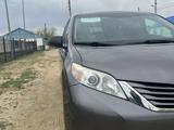 Toyota Sienna 2015 годаүшін7 300 000 тг. в Актобе – фото 2