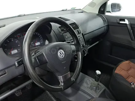 Volkswagen Polo 2010 года за 1 990 000 тг. в Астана – фото 12