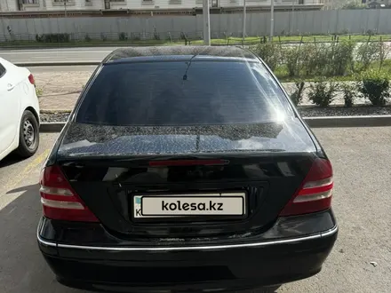 Mercedes-Benz C 200 2004 года за 3 400 000 тг. в Астана – фото 2