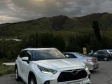 Toyota Highlander 2019 года за 20 000 000 тг. в Атырау – фото 2