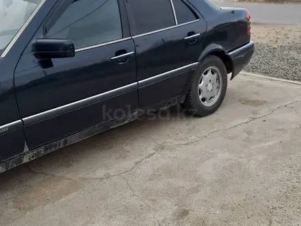 Mercedes-Benz C 180 1995 года за 1 700 000 тг. в Кульсары – фото 9