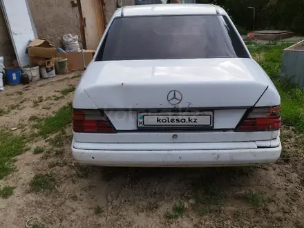 Mercedes-Benz E 230 1993 года за 850 000 тг. в Алматы – фото 2