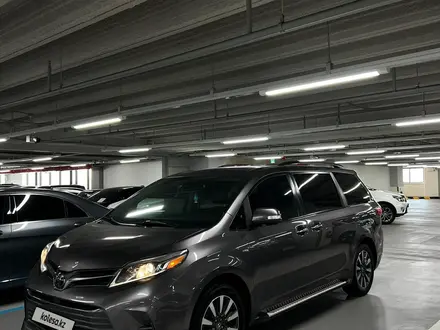 Toyota Sienna 2017 года за 17 500 000 тг. в Алматы – фото 4