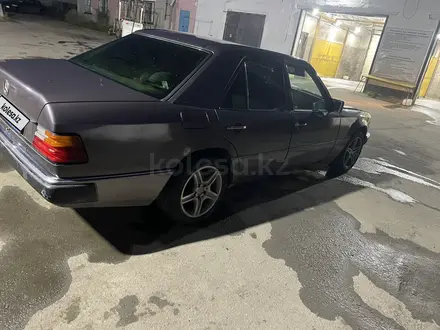 Mercedes-Benz E 230 1992 года за 1 800 000 тг. в Кокшетау – фото 2