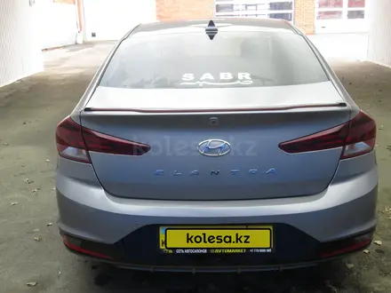 Hyundai Elantra 2020 года за 7 263 333 тг. в Актобе – фото 5
