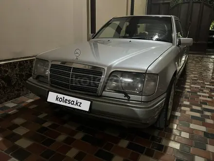 Mercedes-Benz E 220 1994 года за 4 000 000 тг. в Туркестан – фото 3