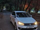 Volkswagen Polo 2015 года за 3 800 000 тг. в Атырау – фото 2
