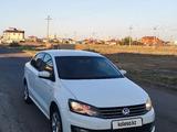 Volkswagen Polo 2015 года за 3 800 000 тг. в Атырау – фото 4