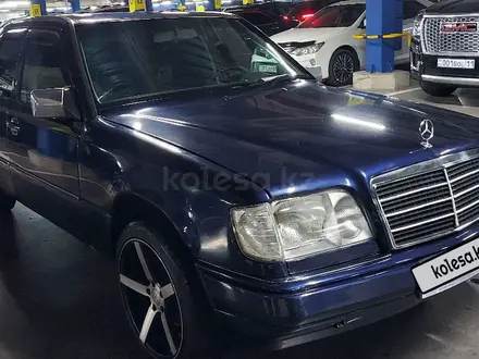 Mercedes-Benz E 220 1994 года за 1 800 000 тг. в Шымкент – фото 3