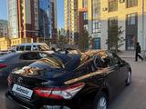 Toyota Camry 2021 года за 13 400 000 тг. в Караганда – фото 3