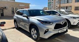 Toyota Highlander 2022 года за 23 600 000 тг. в Актау