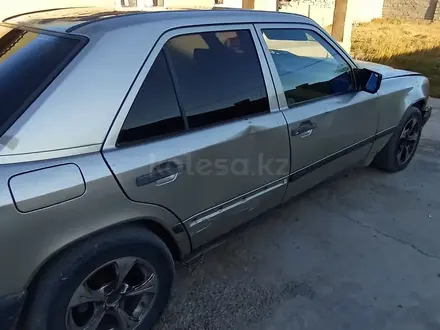 Mercedes-Benz E 230 1989 года за 850 000 тг. в Шымкент – фото 5