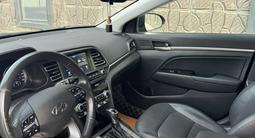 Hyundai Elantra 2019 года за 8 900 000 тг. в Атырау – фото 3